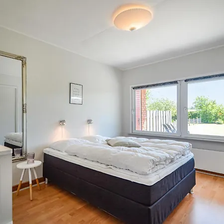 Three-bedroom In Bredebro 펜션 *