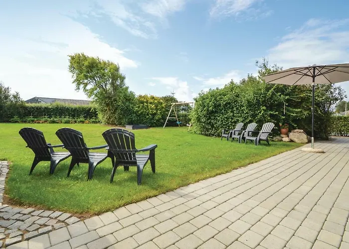 Three-bedroom In Bredebro